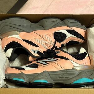 New Balance Women's Peach and Black Performance Sneakers